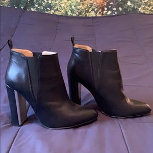 BcbgMaxazria black leather high heel bootie sz 8.5